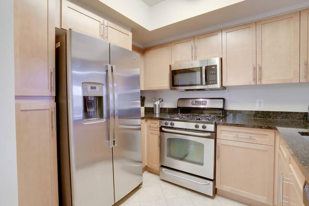 Pentagon City Comfort Modern Stay Arlington Exterior photo